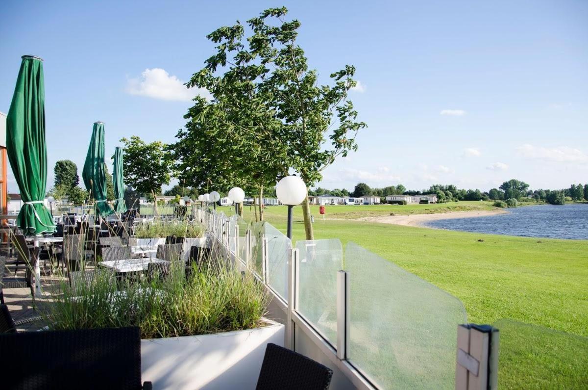Luxe Chalet Direct Aan Het Water Met Strand Lith Exteriör bild