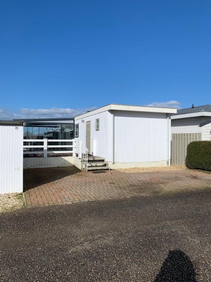Luxe Chalet Direct Aan Het Water Met Strand Lith Exteriör bild