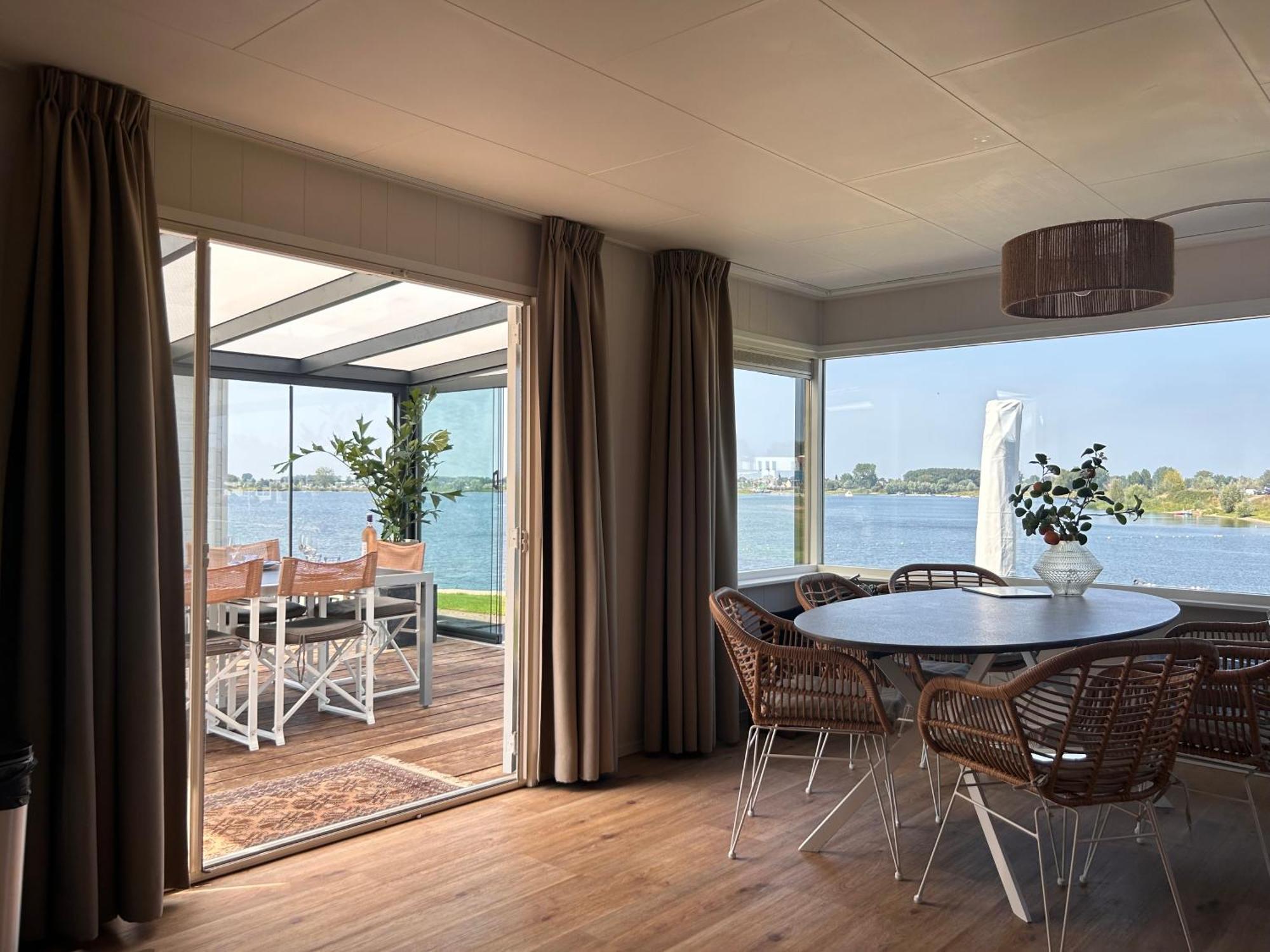 Luxe Chalet Direct Aan Het Water Met Strand Lith Exteriör bild