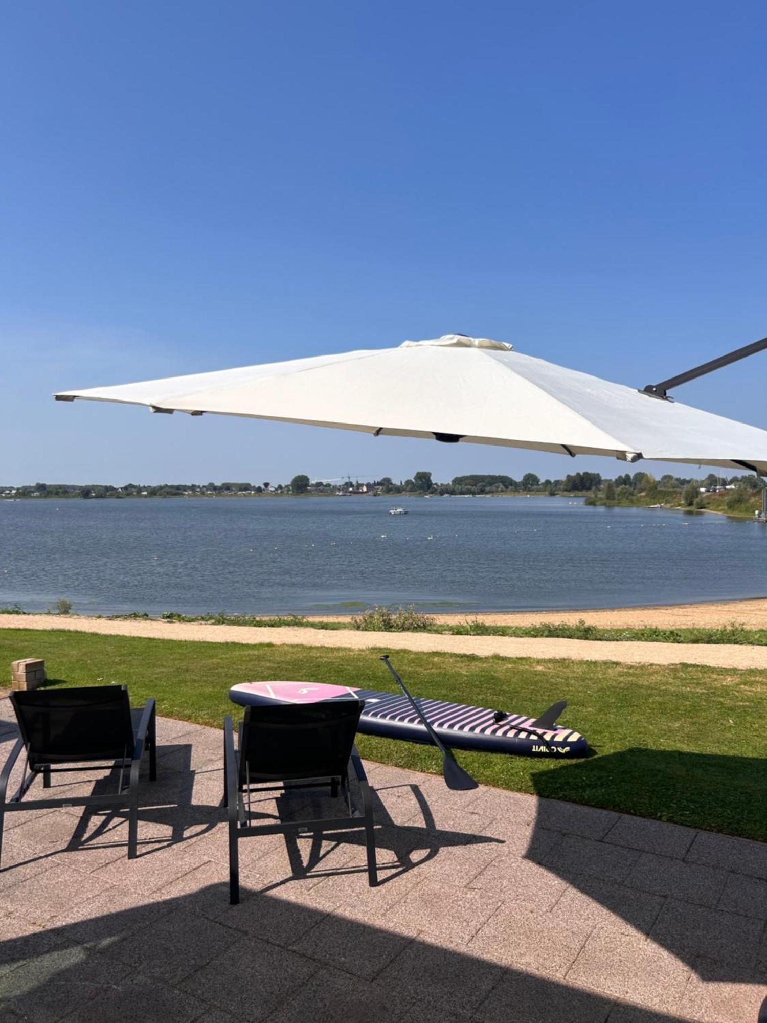 Luxe Chalet Direct Aan Het Water Met Strand Lith Exteriör bild